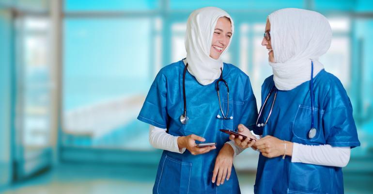 middle-eastern-nurses-with-smartphone.jpg